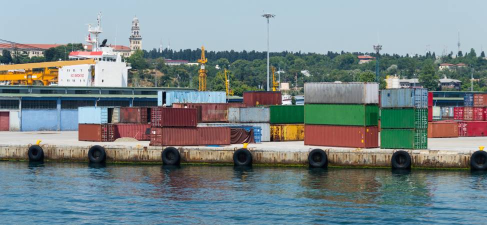 Why Most Companies Use Brokers to Buy Cargo Insurance